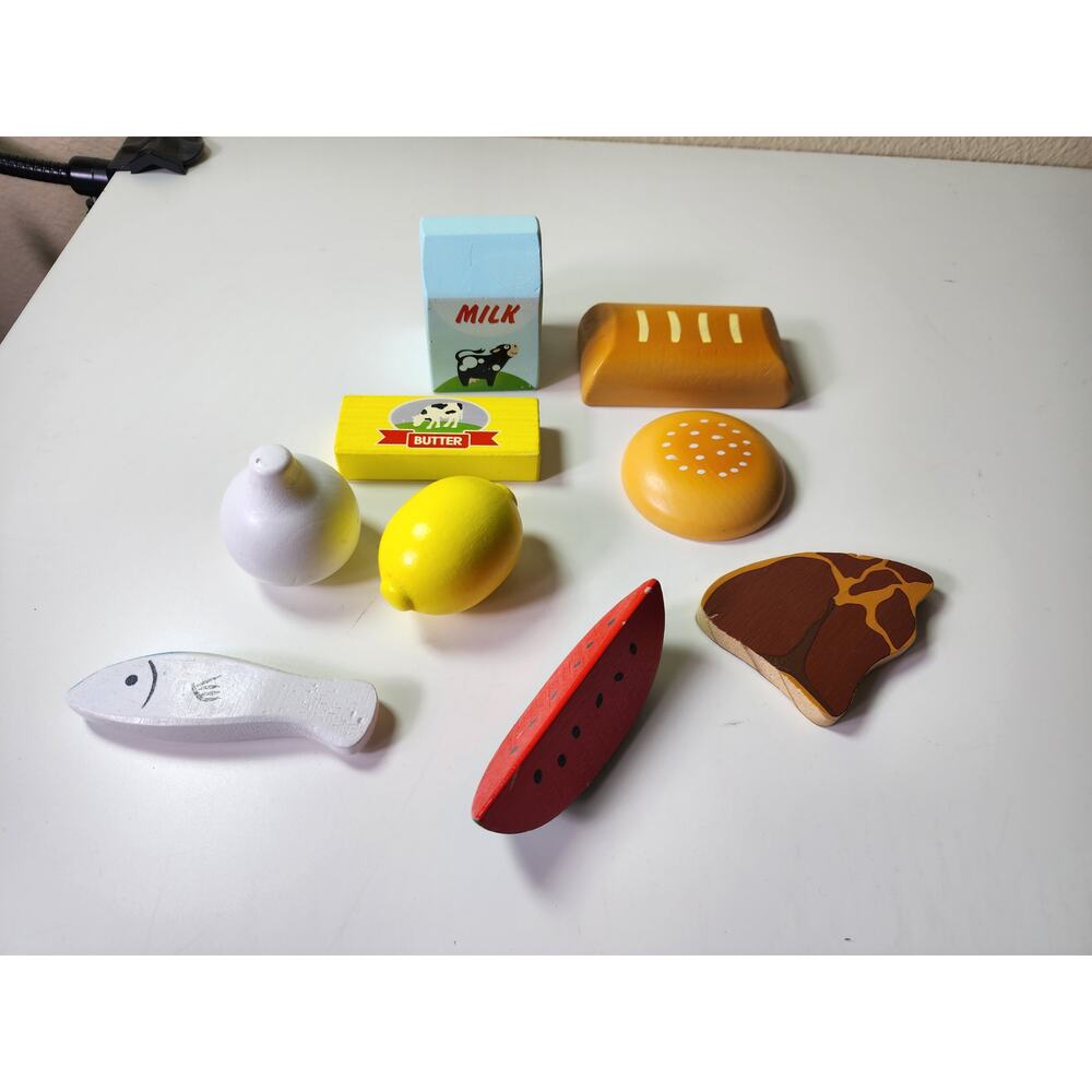 Random Lot of 9 Pieces MELISSA & DOUG Wooden Food